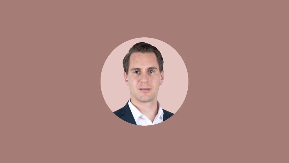 Q&A with HRreview and Benedikt Dischinger