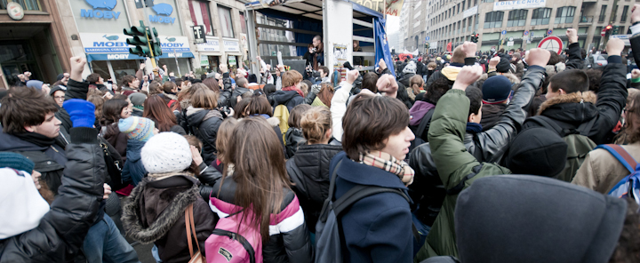 Conservatives announce public sector strike restrictions