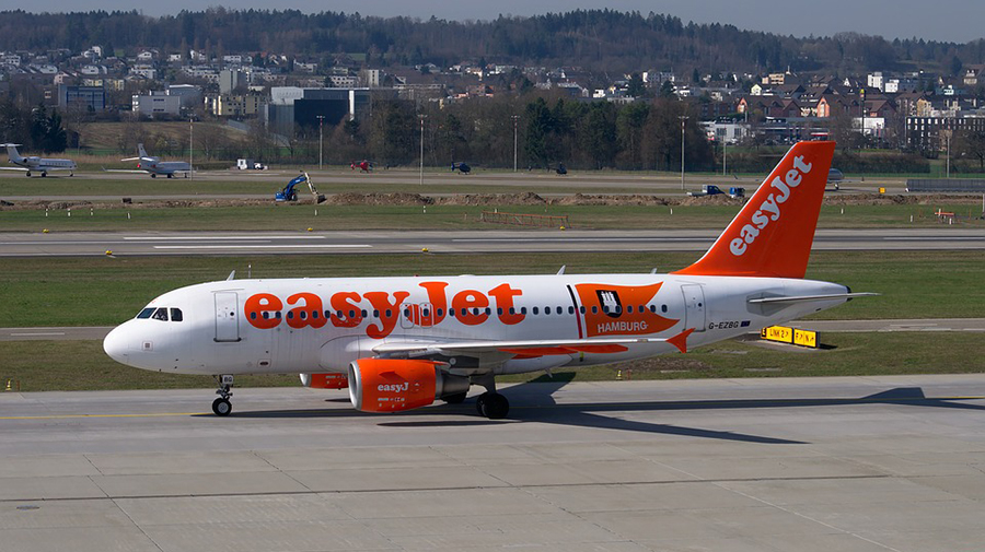 New easyJet boss takes salary cut as airline reveals gender pay gap