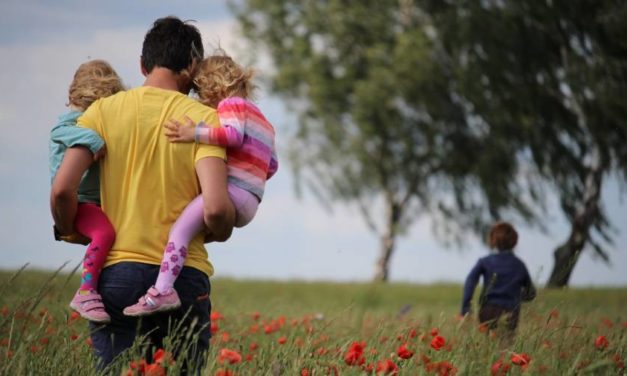 Calls for employers to offer more support regarding extended paternity leave