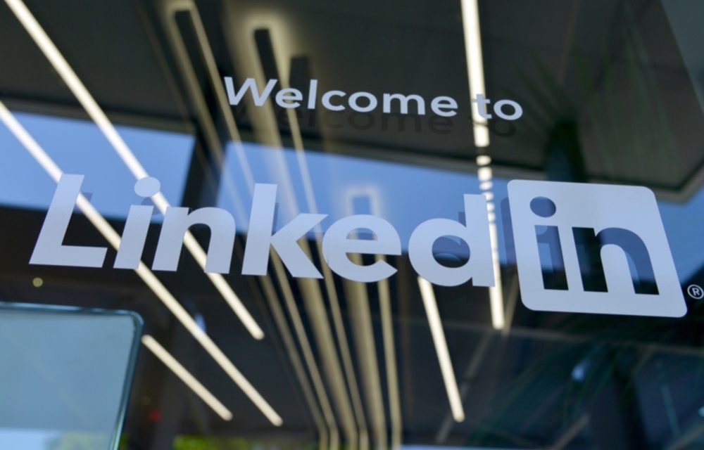 LinkedIn eliminates 700 jobs and closes app in China