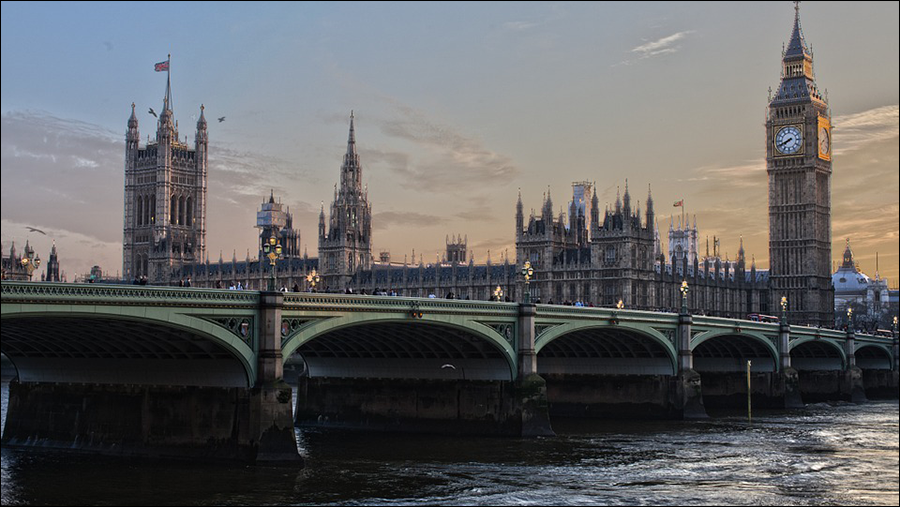 “Businesses need to know about Universal Credit’s benefits”, says Damian Hinds