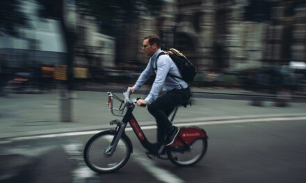 Hybrid working found to boost active commuting – and productivity